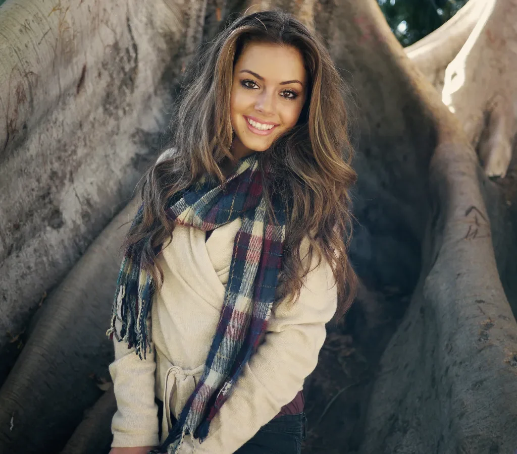 Nulla turpis magna Beautiful Smile Girl Woman Happy Young Portrait Female 642877 1024x900
